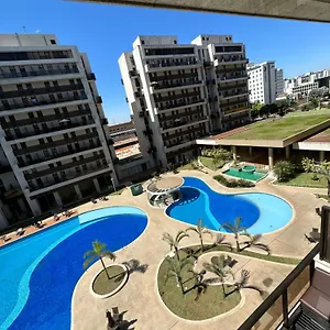 Apto Completo Com Varanda Em Brasília